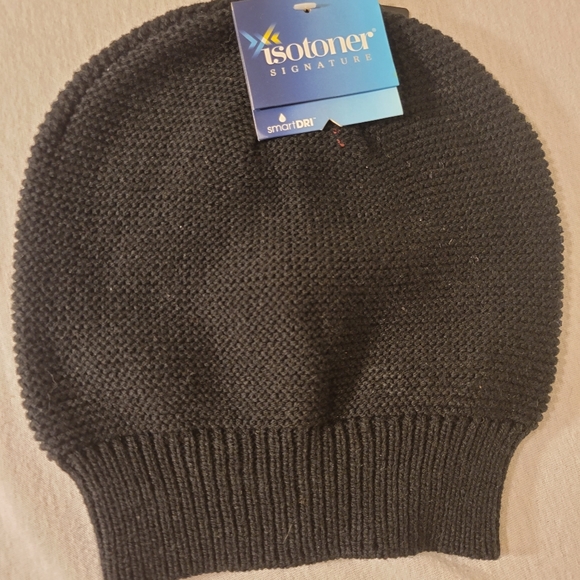 isotoner Accessories - Isotoner Black Winter Smart Dri Knit Hat Goth